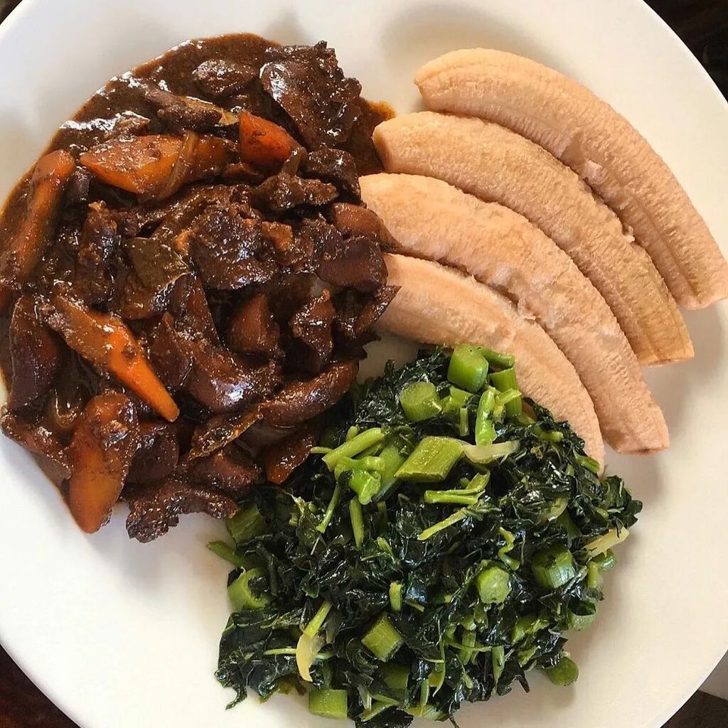 grocerylistja's tweet photo. Reposted from @shelovestocook_ Before we get busy with our regular Saturday chores let’s have breakfast first 😁
Breakfast:
Boiled bananas
Kidney
Steam calaloo
Have a blessed weekend 🙏🏼❤️
#jamaicanbreakfast #breakfast #boiledgreenbanana #kidneybreakfast #calaloo #break… https://t.co/LvogcP0Bt0
