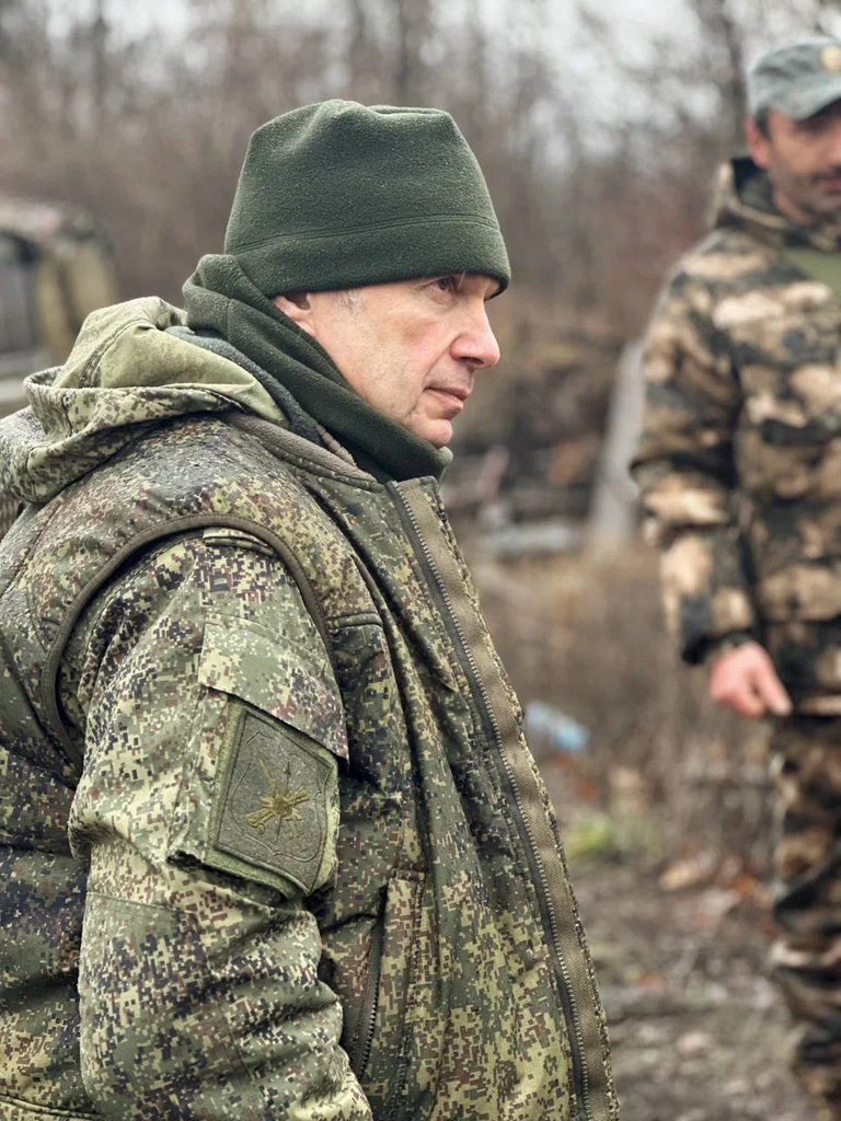 Парень ездит на волге