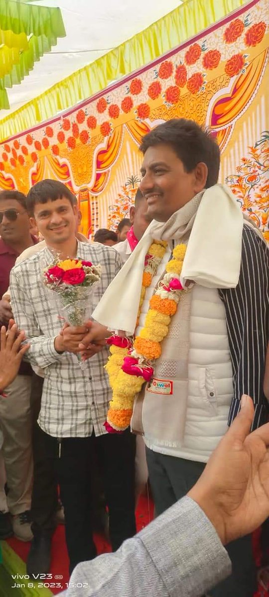 sultan_thakor's tweet image. #સ્નેહમિલન_કાર્યક્રમ #અભિવાદન_સમારંભ

અમદાવાદ #મુમતપુરા ગામે #સ્નેહમિલન કાર્યક્રમમાં #અલ્પેશજી_ઠાકોર સાહેબ નો શુભેચ્છા મુલાકાત કાર્યક્ર્મ યોજાયો ગુજરાત ક્ષત્રિય ઠાકોર સેના પરિવાર દ્વારા શુભકામનાઓ પાઠવી અને સન્માન કરવામાં આવ્યું..

#Alpesh_thakor #Thakorsena  #Gkts_Banaskantha