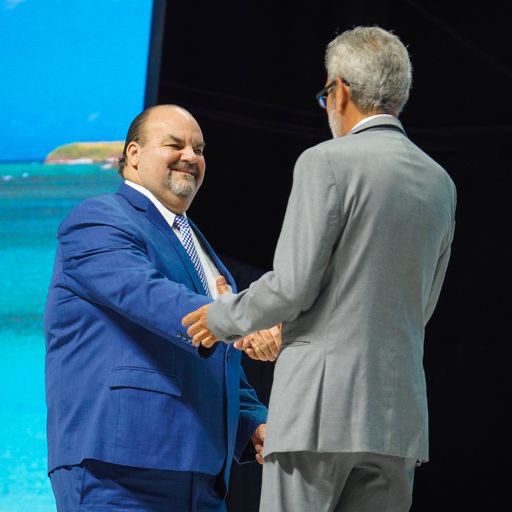DptoAgricultura's tweet photo. Puerto Rico es la sede de la 104 Convención Anual de la @FarmBureau. Sobre 4,600 miembros participan de la reunión entre agricultores. Exhibiciones, charlas, visitas y reuniones permitirán un intercambio de retos y oportunidades, fortaleciendo la agenda agrícola en el 2023. https://t.co/qNFuZqCNW5