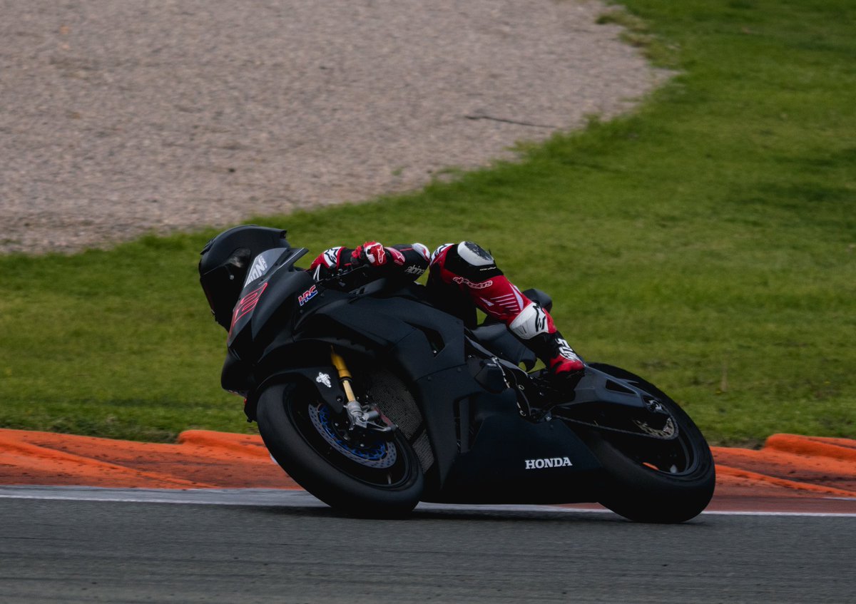 Alex Rins tweet media