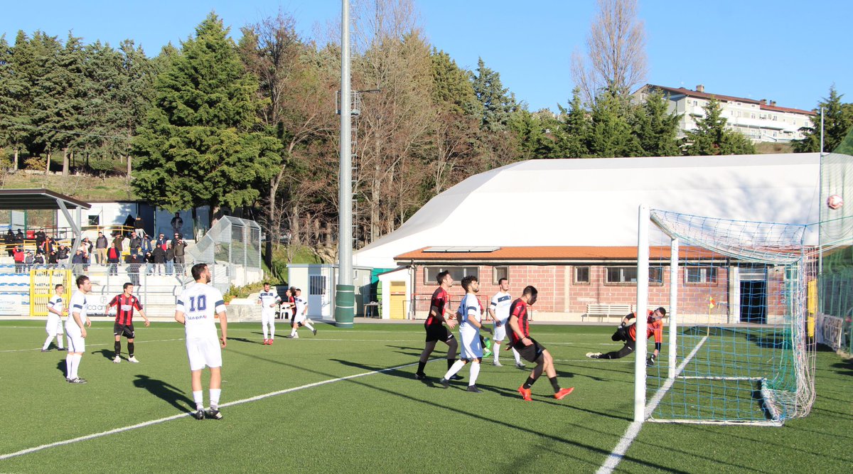 PolisportivaK's tweet photo. 🔴 ⚽ Campionato regionale di #PrimaCategoria - dodicesima giornata, 2 - 3 il risultato finale tra la #Kalena e #Chaminade
⚽Gol di #Ramacieri e #DiLalla
#Casacalenda #Campobasso #Molise #sport #calcio #LND #LNDMolise #8gennaio #2K23 https://t.co/tItneKRfki