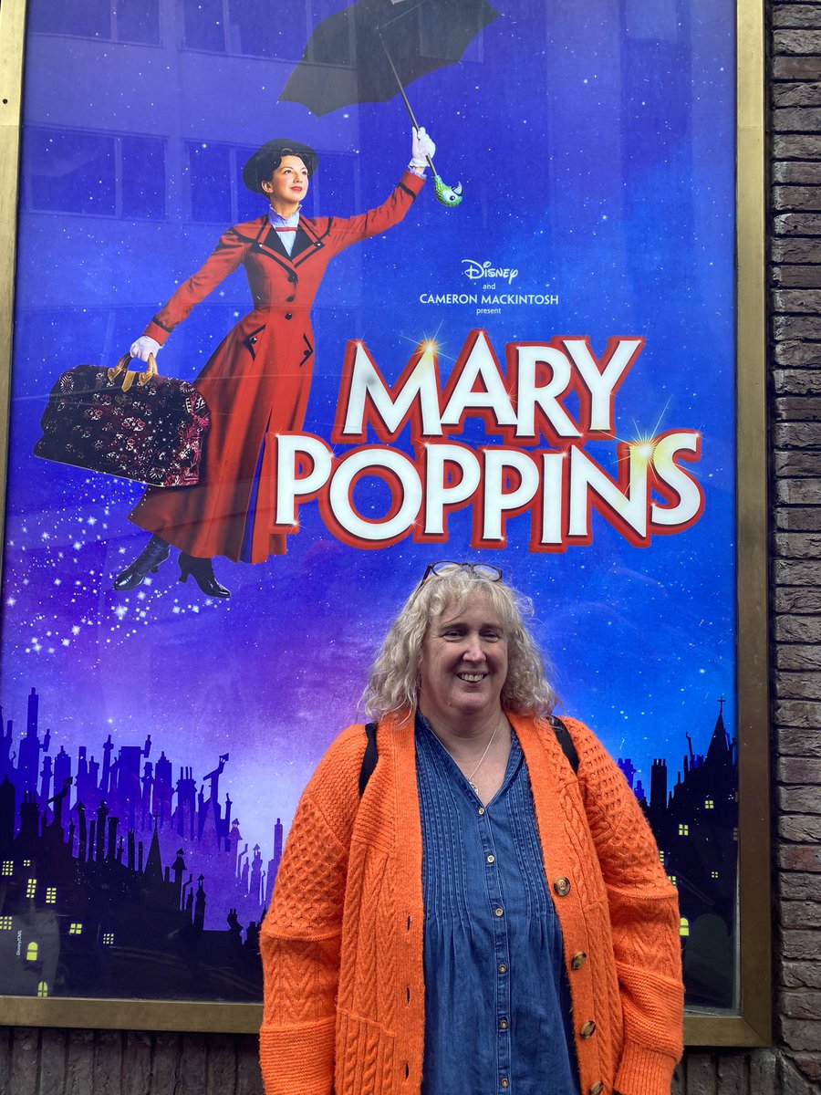karin_macleod's tweet photo. @MaryPoppins The wind has changed, it’s time to say goodbye happy to be watching it with @gruffaloh 😢❤️ https://t.co/HcDQL7lXTe