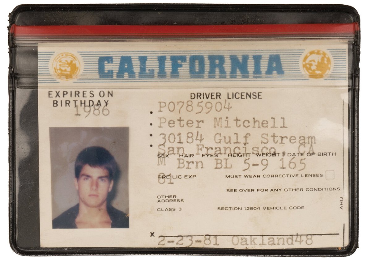 5,760달러에 낙찰된 매버릭의 캘리포니아 운전 면허증
눈이 파란색이라고 되어있네?