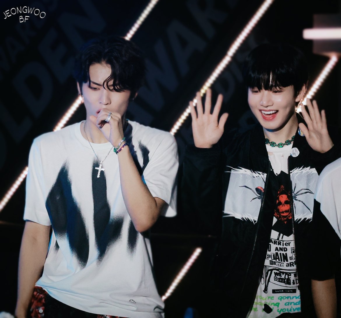 230107
박정우 PARK JEONGWOO

어깨즈😎😎

#트레저 #TREASURE #PARKJEONGWOO
#トレジャー
#박정우 #정우 #트레저박정우 #パクジョンウ
#김준규 #JUNKYU #KIMJUNKYU