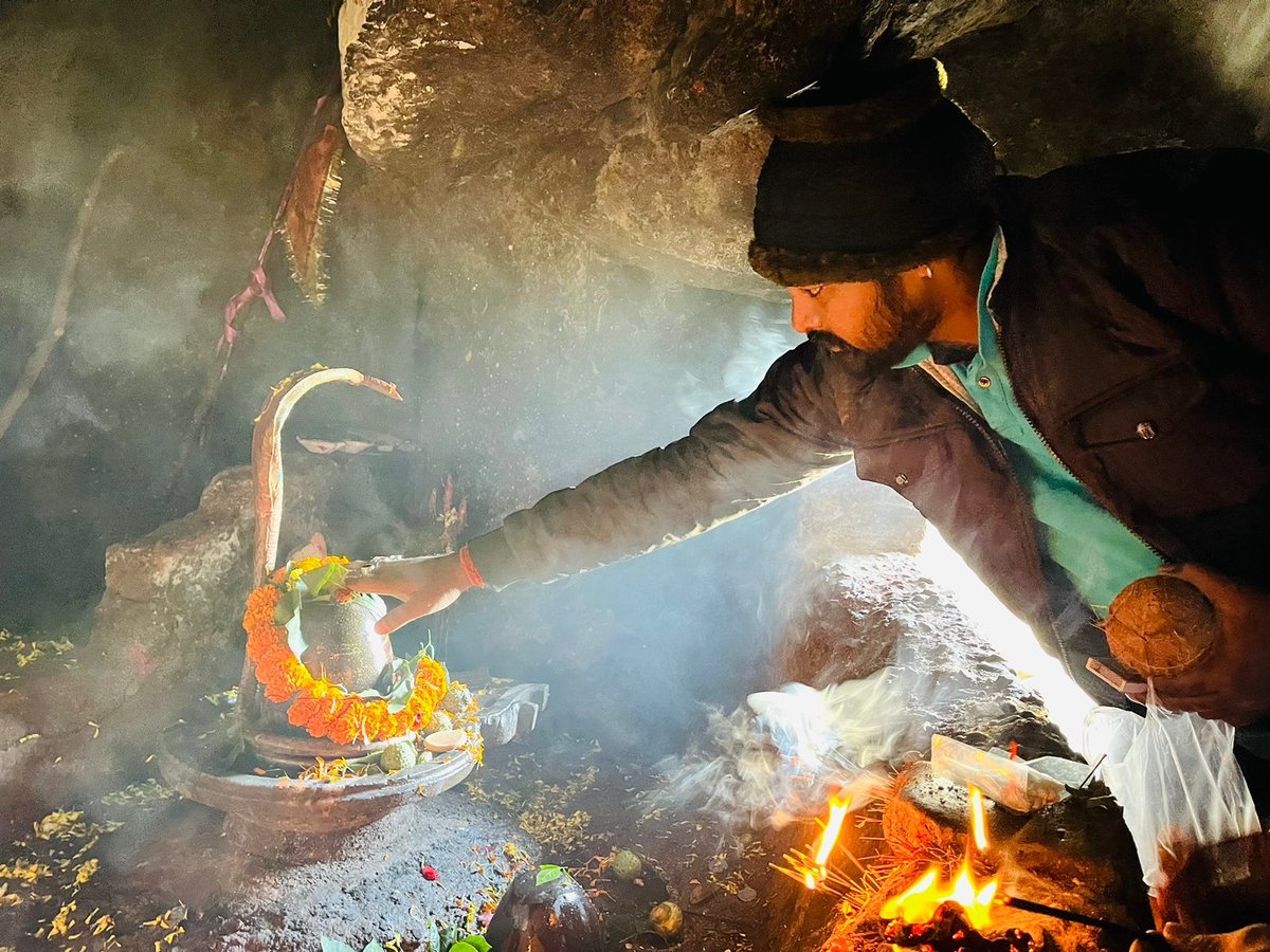 Shashisingh87's tweet photo. कद्र उसकी करें जो इंसान आपकी कद्र करे...
वर्ना हर वक़्त आपने सम्मान को अपमानित करने के लिए तैयार रहे  !!हर हर महादेव 🙏😇🚩 https://t.co/pMUEmelcoz