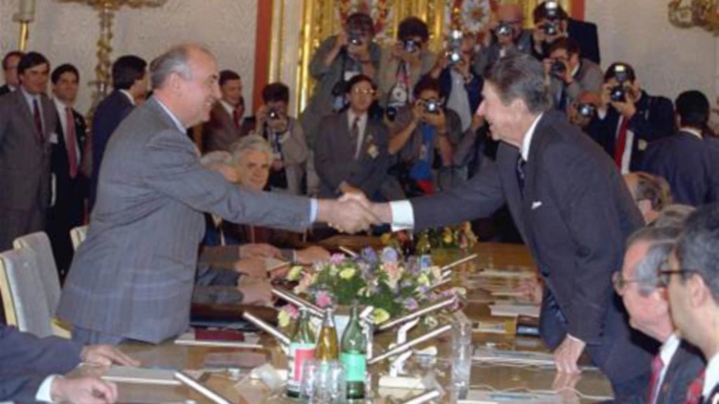 Libby74299477's tweet photo. History of the Founding of the People's Republic of China (223): Reagan promoted the liberalization and democratization of the communist camp https://t.co/u0Aqj1zRHq