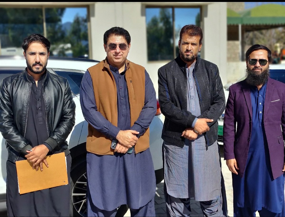 WasiBaloch333's tweet photo. With Respected °DG Sports  Janab Durra Baloch Sb, Assistant Director Sports Sir Amanullah Sb &amp; District Sports Officer Hashim Sb.
#At Commissioner Office khuzdar.
@durradashti https://t.co/6uKoboSWcE