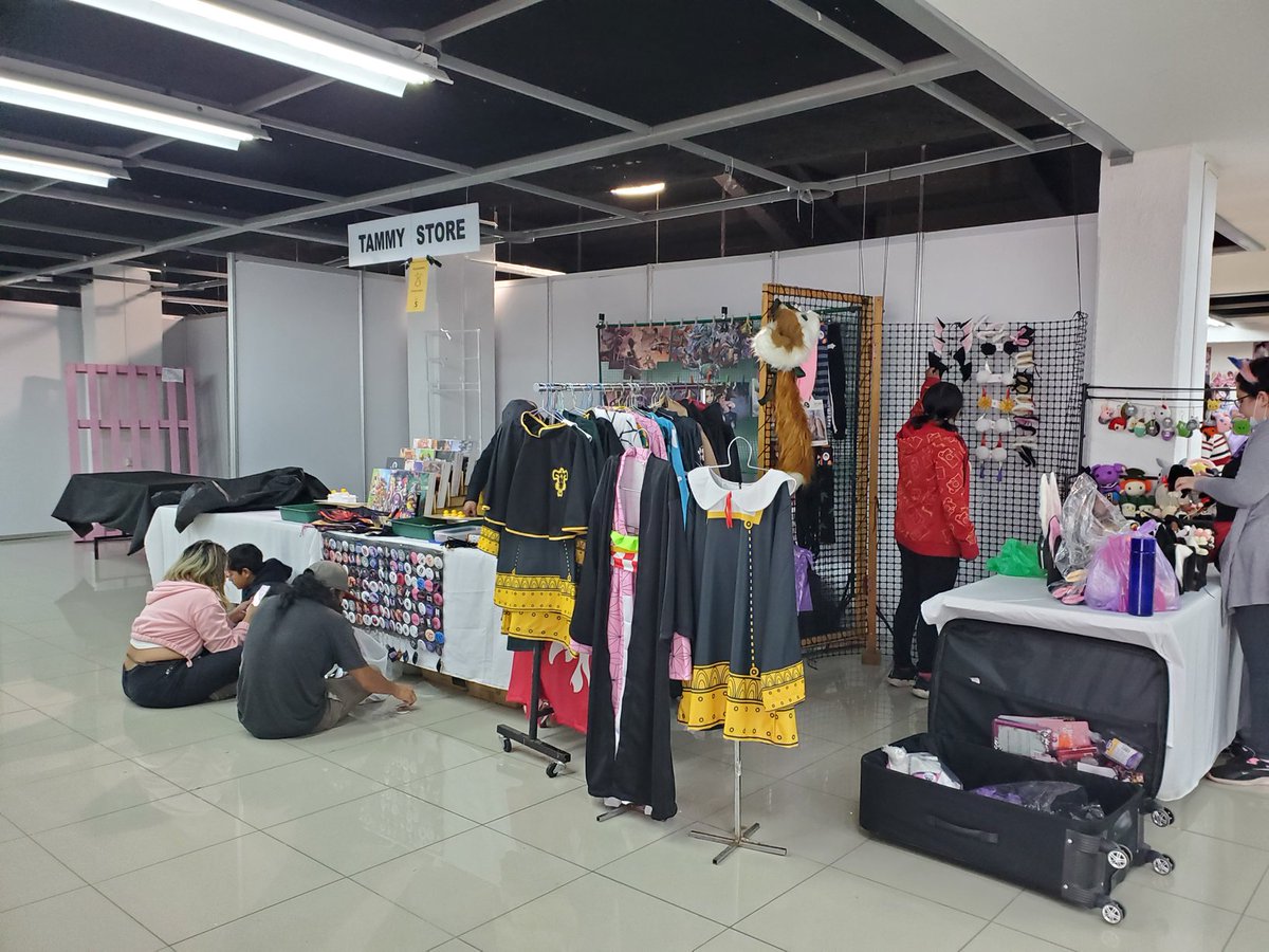 Entretour_ec's tweet photo. Día 2 del evento Okaeri. Convención de anime, kpop, fusión comida japonesa y coreana. #entrenimiento #eventos #centrodeexpocisionesQuito https://t.co/b0hlI2yfrQ