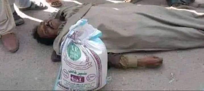 HamairUllahPAK's tweet photo. میر پور خاص میں سستا آٹا لینے کی جدوجہد کے دوران ایک باپ جاں بحق ہو گیا۔
امیر حکمرانوں جواب دو
غریب عوام کو حساب دو

@jawadahmadone 
@ImranKhanPTI 
@BBhuttoZardari 
@CMShehbaz https://t.co/hbQnCTIxSy