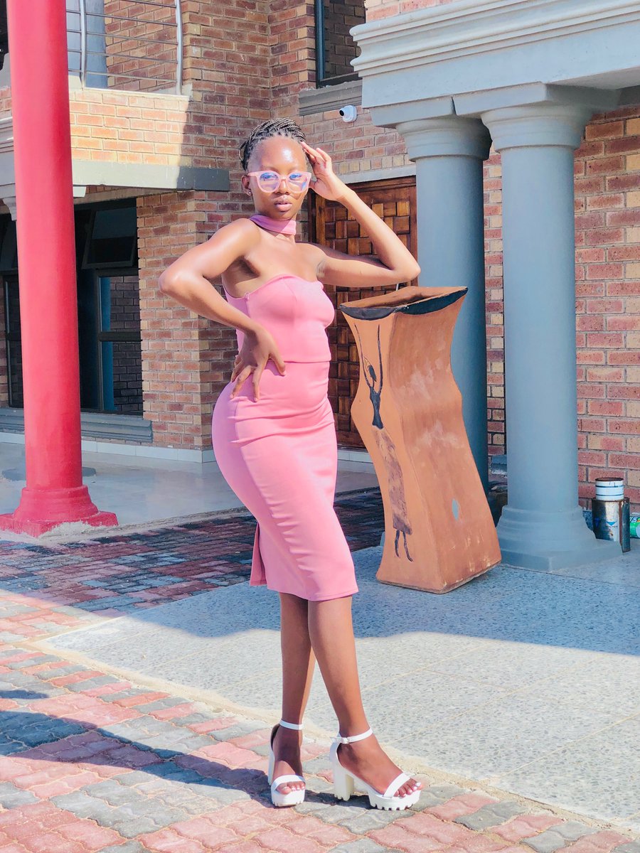 Nsovo_Mbatini's tweet photo. Uhmm the Sunday is good… 

#Mutsonga #Slim #Home 💕🫠😍. https://t.co/y3SXHZpENi