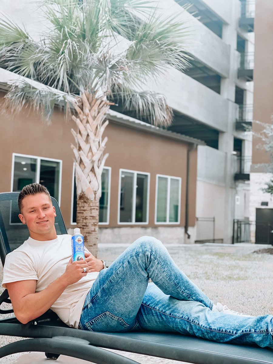 CollegeTownTXST's tweet photo. Kick back and relax at Haven! 😌

Stop by and check out our resort style pool! 🌴

Give us a call to schedule your tour today! 🤩

📲 512.601.6178

#FindYourHaven #EatEmUp #TXST #TXST23 #TXST24 #TXST25 #GoCatsGo #SMTX #SanMarcosHousing #StudentHousing #Petfriendly https://t.co/3uRlytxarI
