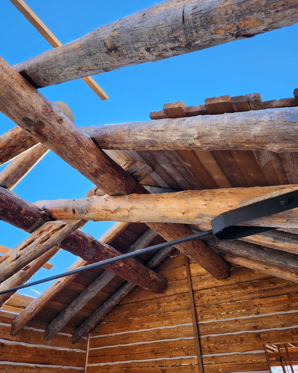 logs_big's tweet photo. Natural cambium preserved logs with a delicate scissor truss and thermally treated Bison Board™
on top. https://t.co/R9fV6jP4E9
#bigcabin #thermalblanket #thermalblankets #roofsystem #roofsystems #roofsystemsolutions #BuildingSolutions #buildingsolutions https://t.co/uooQMHp69a