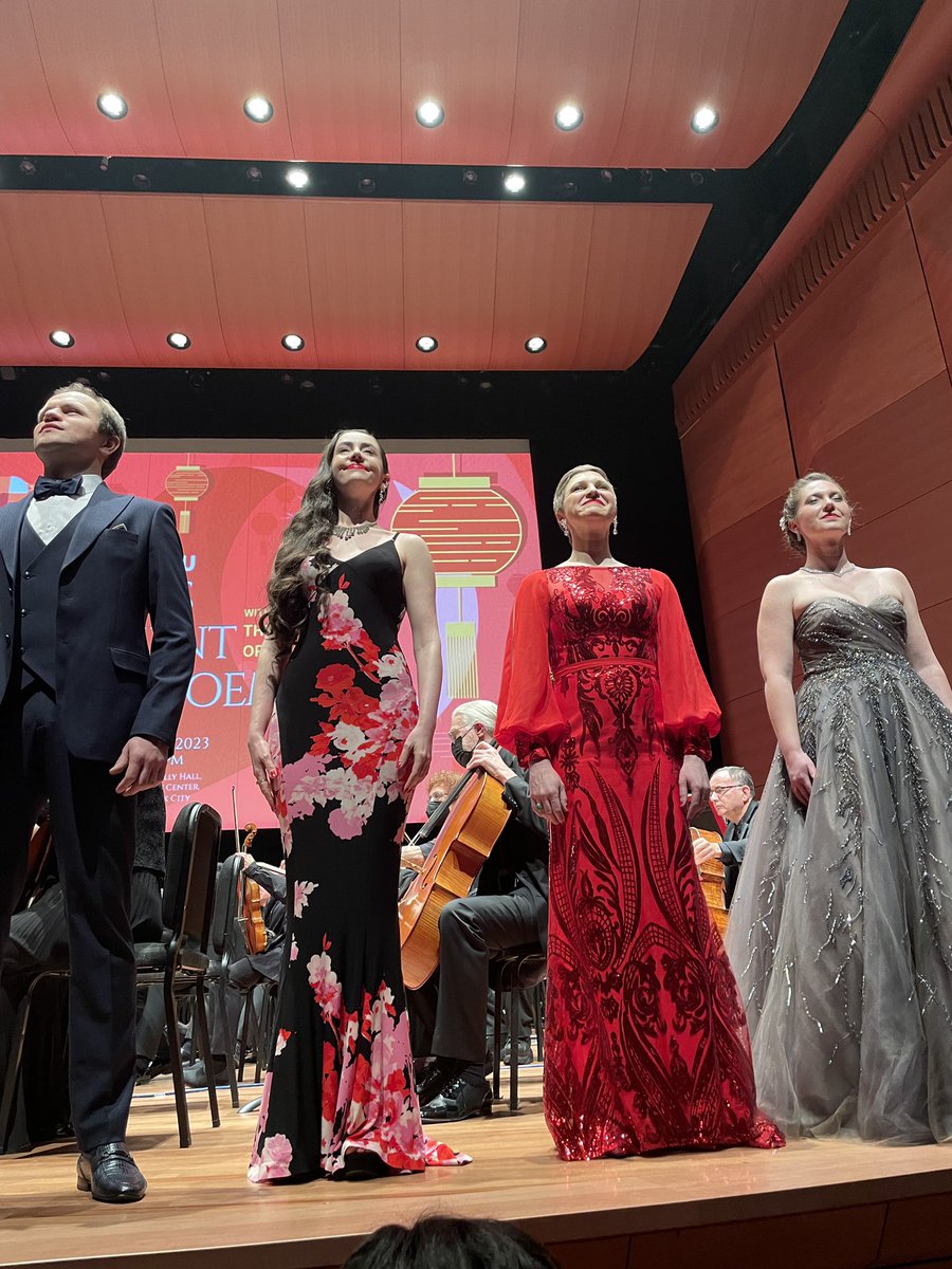 What an absolutely unforgettable experience we’ve had this week with <a href="/iSING_Festival/">isingfestival</a> <a href="/Liokuokman/">Lio</a> <a href="/philorch/">The Philadelphia Orchestra</a> <a href="/LincolnCenter/">Lincoln Center</a> - thank you so much to all of our mentors, coaches, teachers, colleagues! 💐💐💐 海内存知己 天涯若比邻 💕