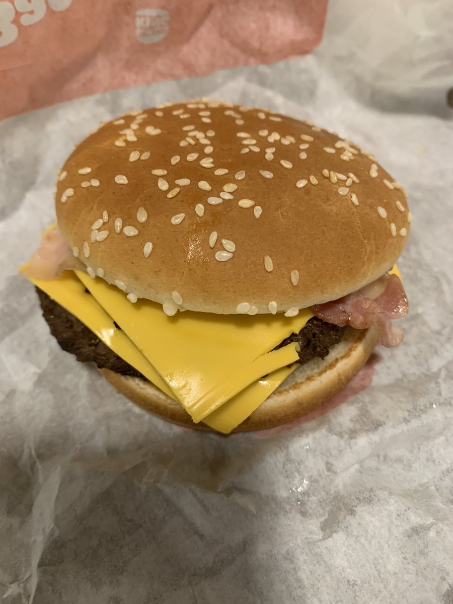 ScottStripp's tweet photo. @BurgerKingUK nothing like unwrapping a burger and it looking like it’s been slapped together. Cheese not melted and stale bun https://t.co/ap9PaucWq1