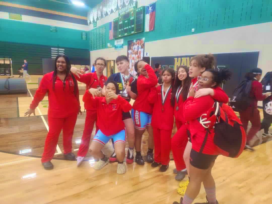 SHSRaiderWR's tweet photo. Wrestling lady raiders did an amazing job, placing 3rd place at the Birdville Bash Tournament. Good job!! https://t.co/pFhj9jtshP
