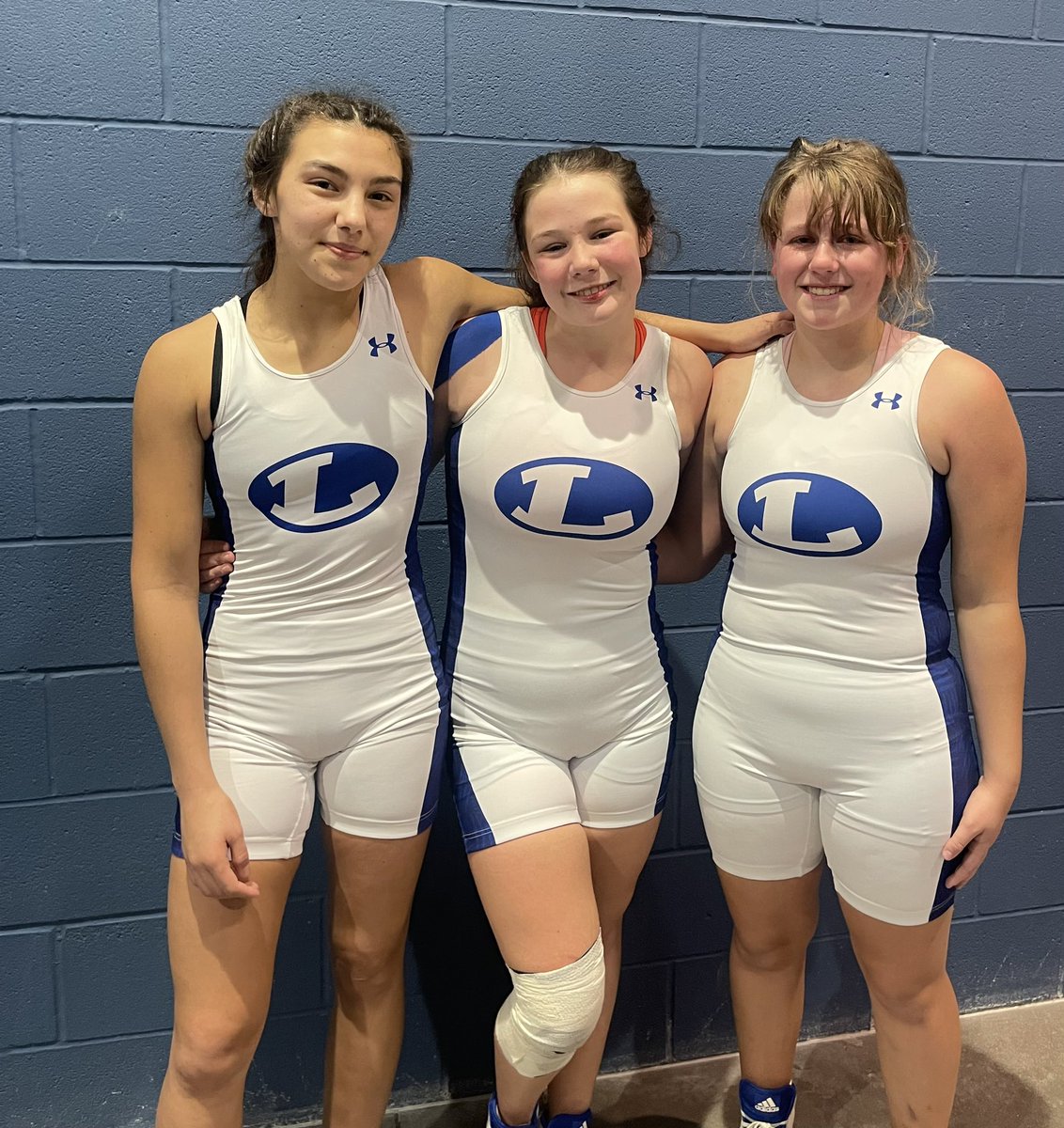 These three earned wearing the white singlets at CENTEX by making it to the championship rounds! Great job girls! Charlie placed 3rd, Jordan 6th and Joey 2nd! 🙌🏾 WTG LADY BADGERS! <a href="/LampasasHS/">Lampasas HS</a>