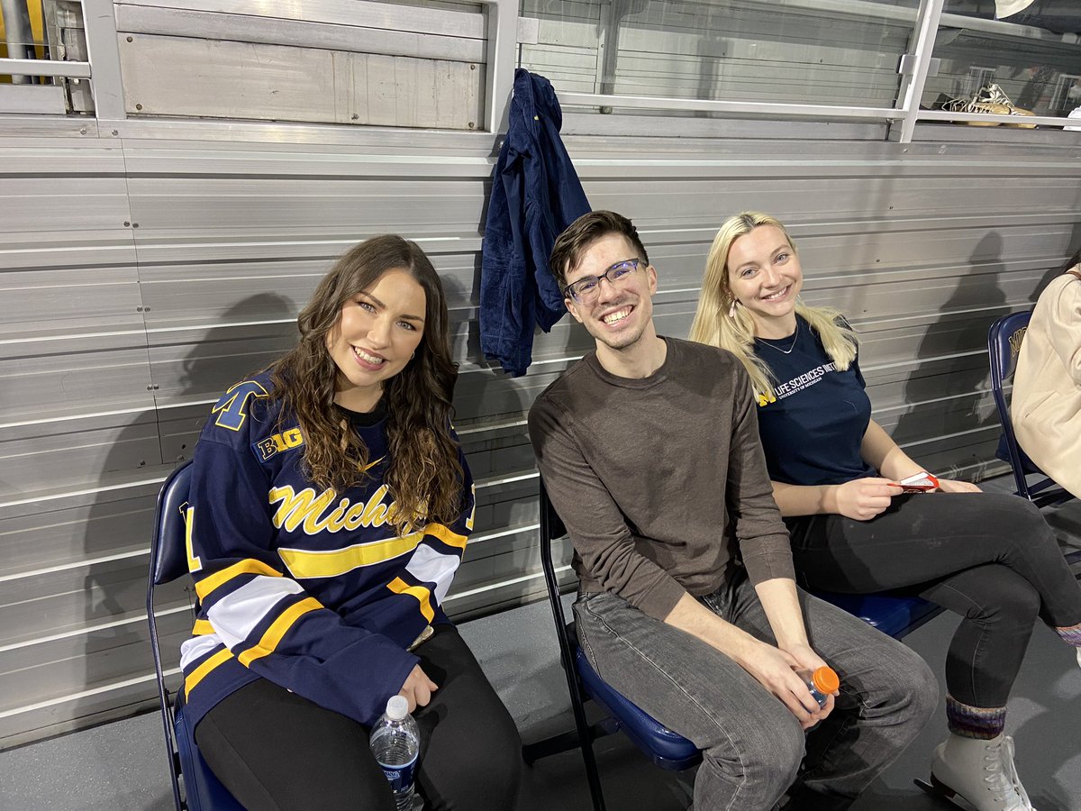 NarayanLab's tweet photo. Coming to broadway soon: Chemistry on ice! ❄️⛸️

@MichiganChem thank you for planning such a fun event! https://t.co/l9XtfgFz74