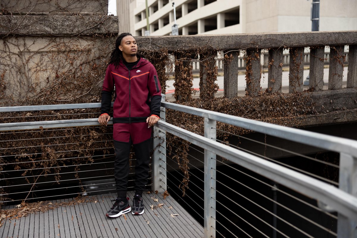 hibbettofficial's tweet image. Dress like the 'new you' this year! ✔️ ✔️ ✔️ 
Shop the toe2head look! 🖤 bit.ly/3ilaXyt

#Toe2Head #Nike #Techfleece #Jogger #Leather