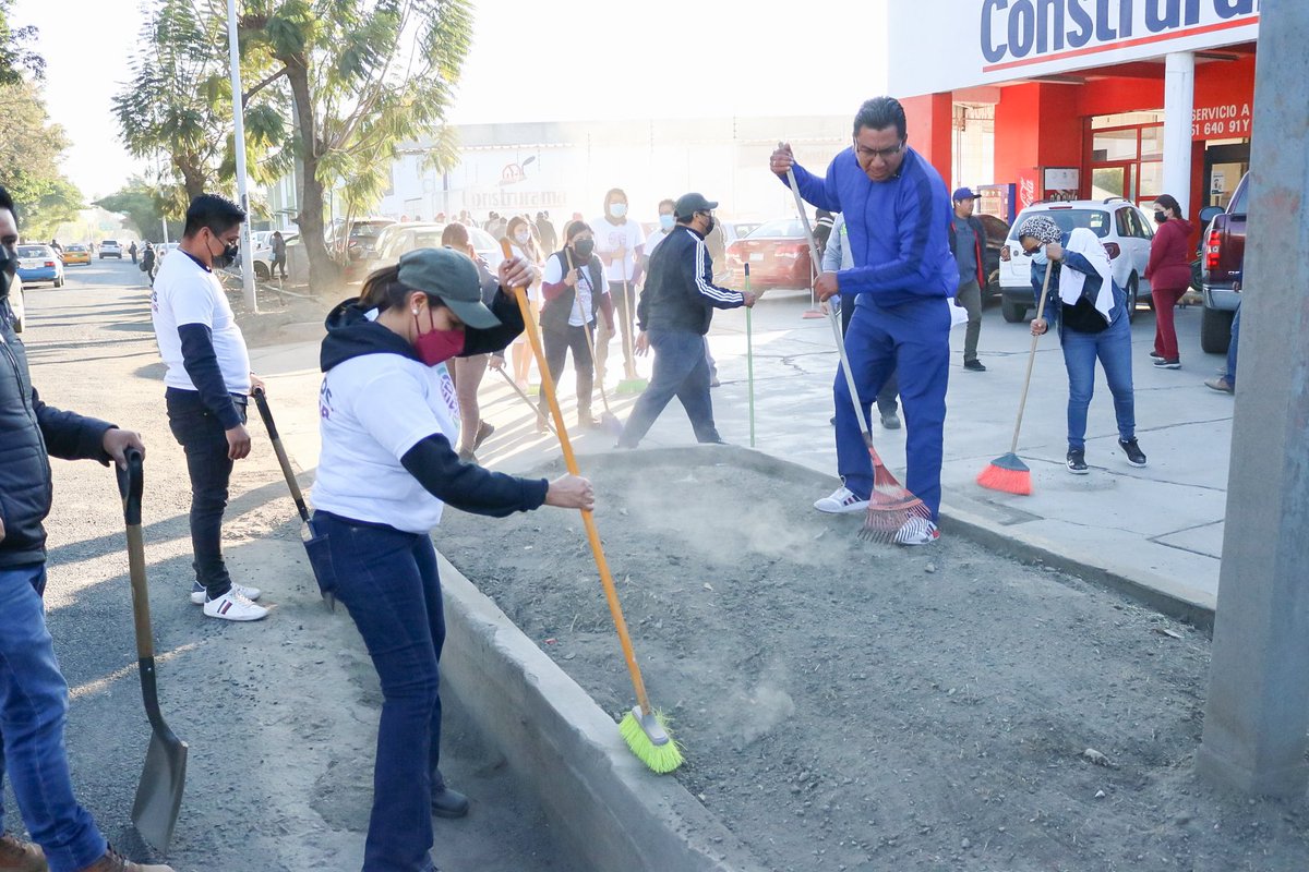 Esta mañana, en un acto histórico encabezado por nuestro Gobernador <a href="/salomonj/">Salomón Jara Cruz</a> comenzaron los Tequios Bienestar, esquema que impulsa la <a href="/SEBIENTI_GobOax/">BIENESTAR</a> y en el cual tuvimos la fortuna de participar como comunidad <a href="/utvco/">UTVCO</a> 
#UnPuebloTransformandoSuHistoria