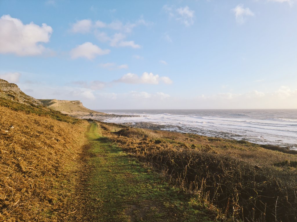 And_Clara's tweet photo. Had to force myself out today but caught the best of the weather. #gettingthemilesin #loveGower #londonmarathon https://t.co/ML16d7LpGA