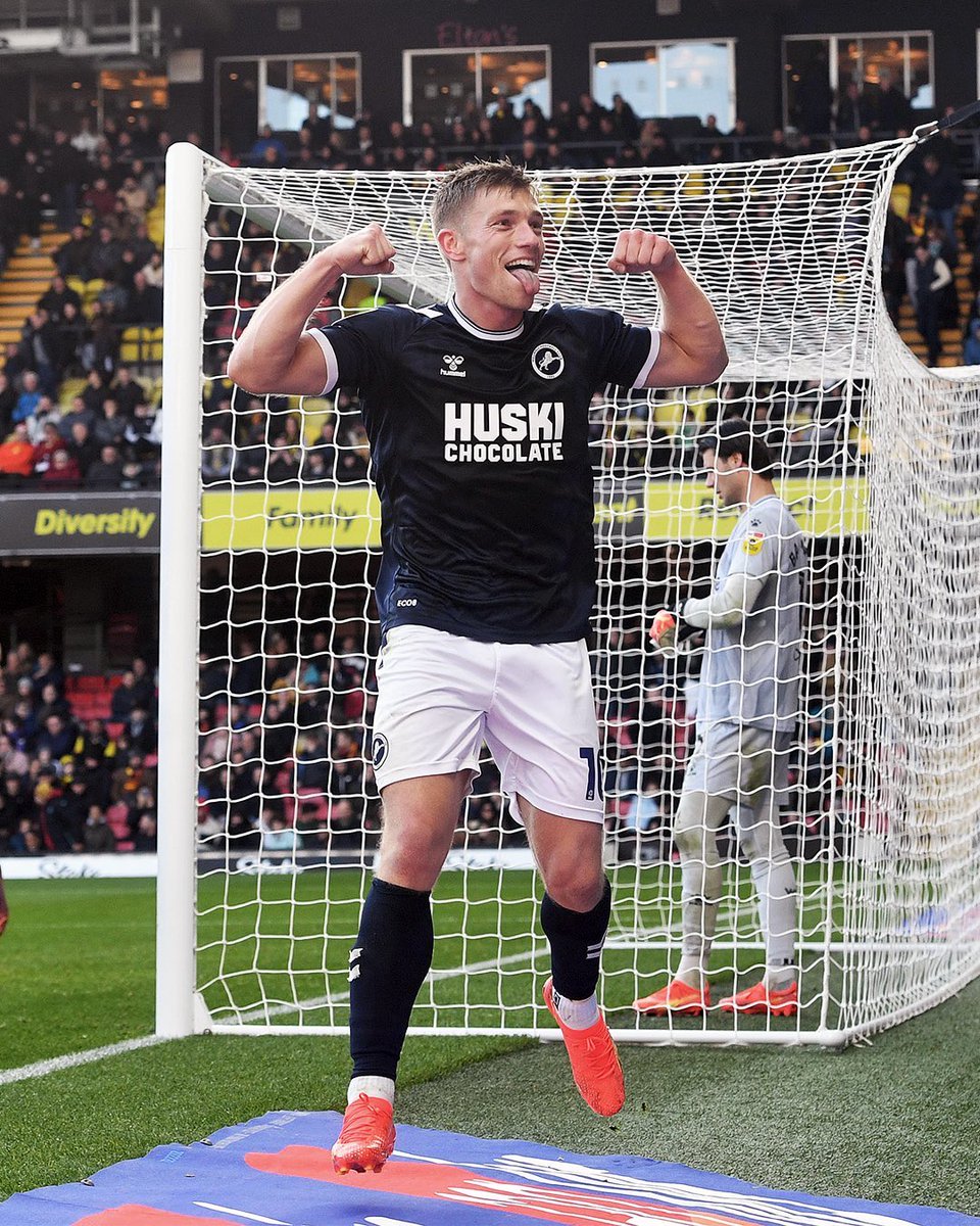 Zian Flemming (Championship 22/23) 📊

👕 20 appearances (17 starts) 
⚽️ 10 goals 
📈 4.9 XG 
🚀 3.70 shots/90 
🎯 1.39 shots on target/90 
🔑 0.69 key passes/90 
🪄 2.48 SCA/90
⚡️ 0.52 successful dribbles/90 

Millwalls trouble maker! ✅ 

#Millwall #MillwallFC