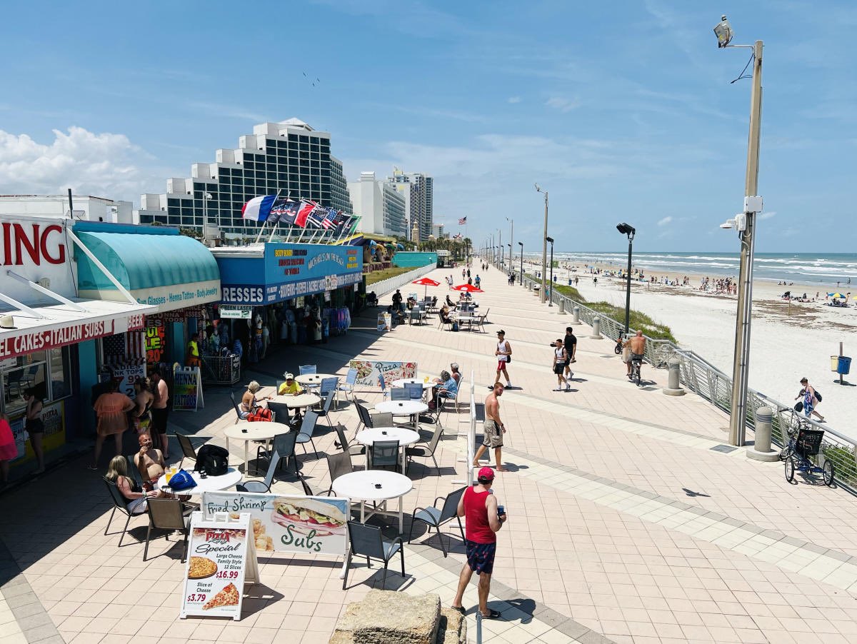 CoachSquatty's tweet photo. Name another HBCU that will give you these views 7 minutes from campus. You get this with @BCUGridiron @BCUAthletics #Daytona https://t.co/bAwDqCeXid