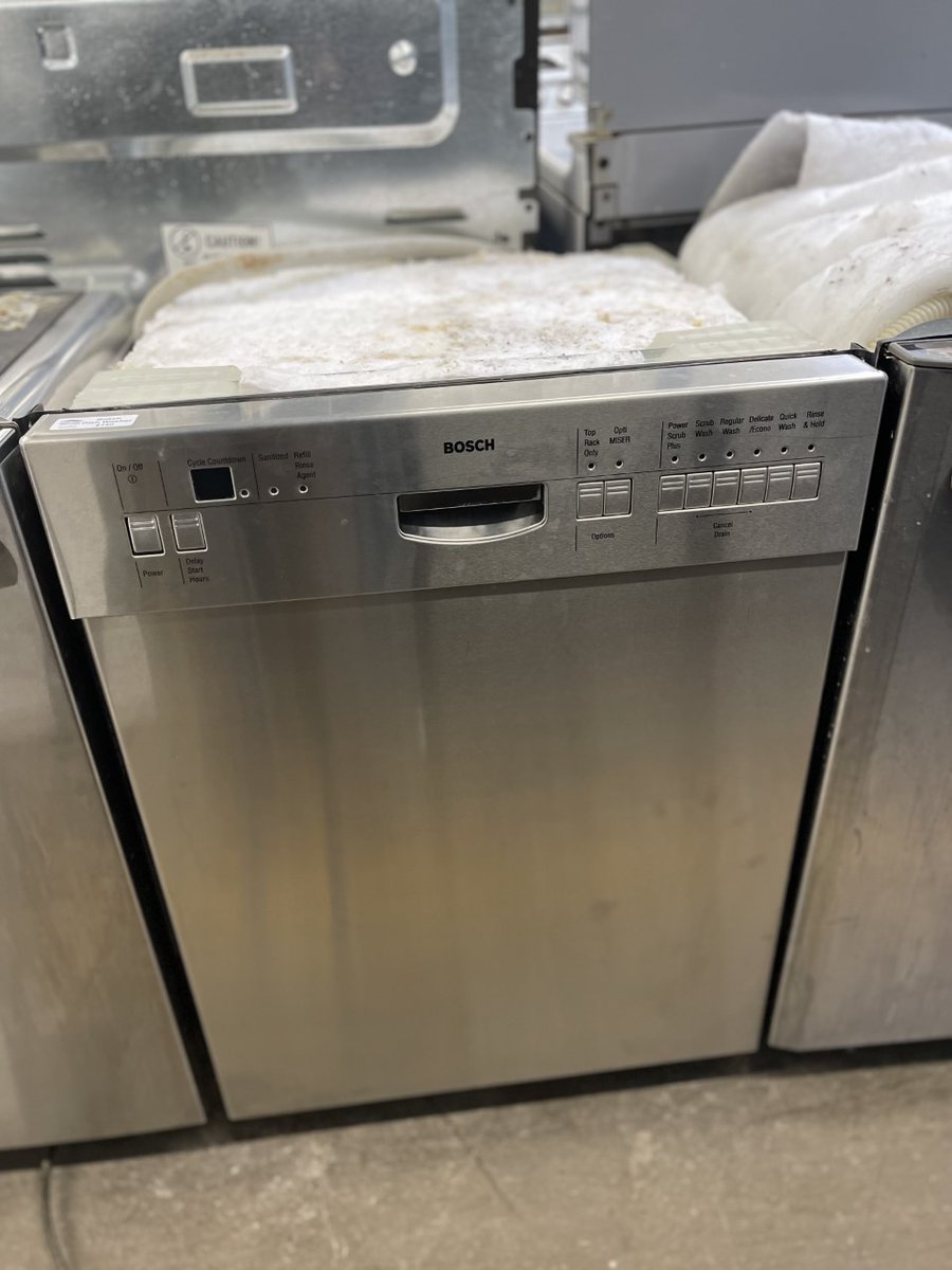 BuildingValue's tweet image. Bosch dishwasher (48 dBA). These German-engineered dishwashers are the best in the business. This dishwasher is stainless steel inside and out and is energy star qualified. Model SHU66C05UC.
