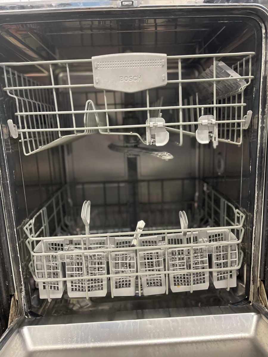 BuildingValue's tweet image. Bosch dishwasher (48 dBA). These German-engineered dishwashers are the best in the business. This dishwasher is stainless steel inside and out and is energy star qualified. Model SHU66C05UC.