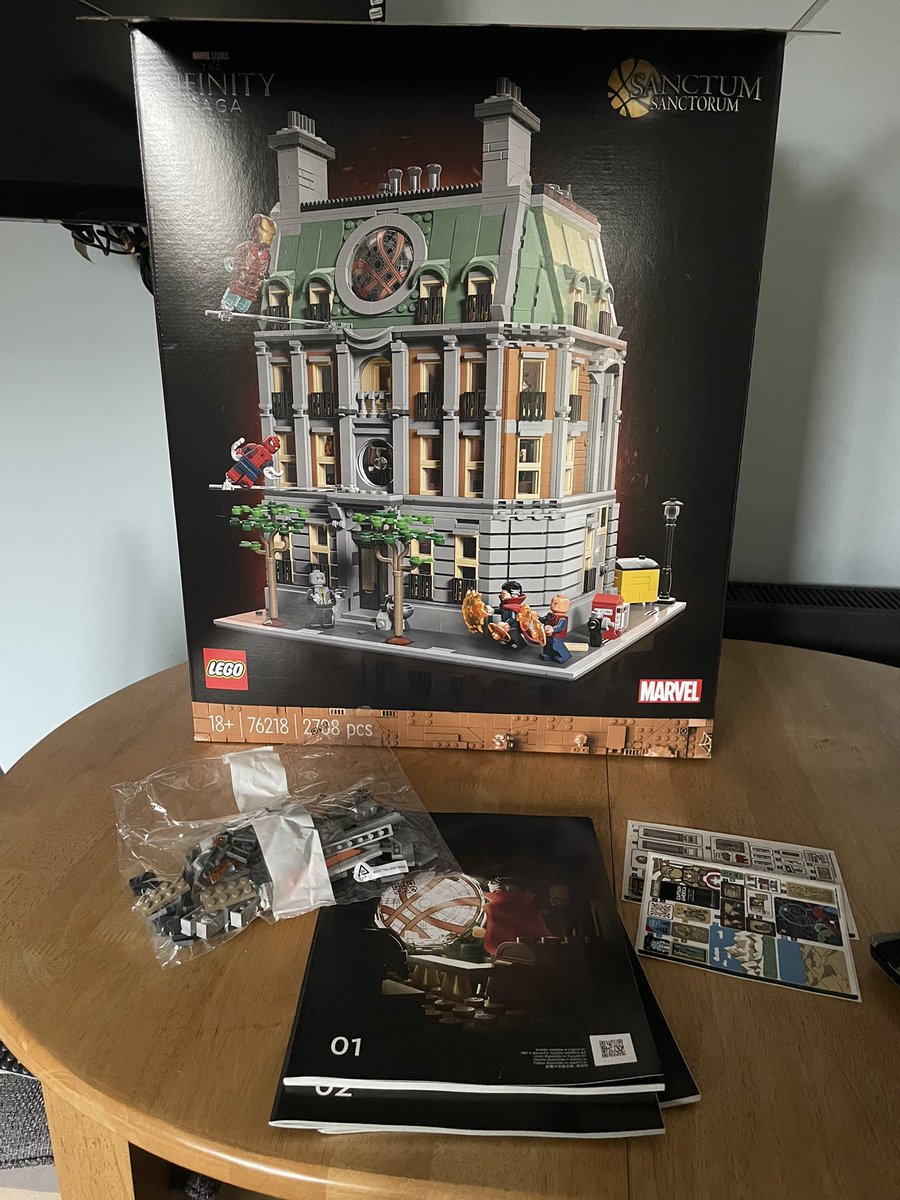 starbeam4's tweet photo. What else to do on a rainy day but start the Christmas Lego and on #LEGOBuildDay too 🙌🏻@LEGO_Group #lego https://t.co/7Su62RQmwb