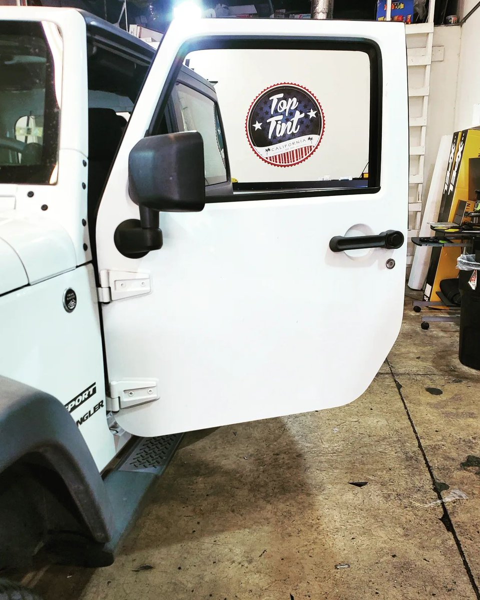 Toptintshop's tweet photo. Last week of 2023!
Jeep Wrangler
XPEL Prime CS 20% all around.
99% UV Protection and lifetime warranty.
Another great product from. XPEL Films.
@xpel
#windowtint #windowtinting #ceramicfilm #autowindowtint #autotint #autowindowfilm #jeepwrangler #windowfilm #autowindows https://t.co/VblNfp5ZZK