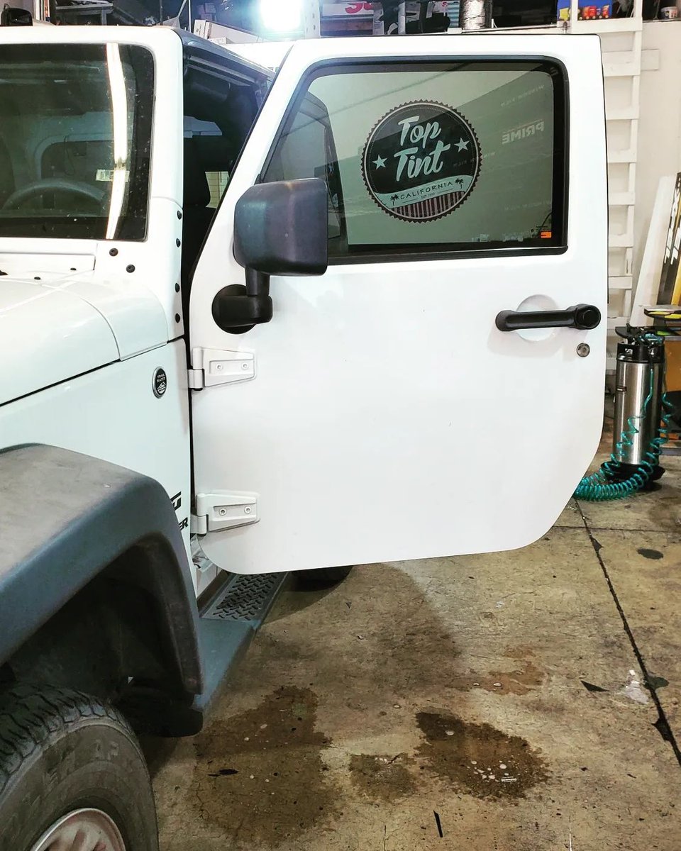 Toptintshop's tweet photo. Last week of 2023!
Jeep Wrangler
XPEL Prime CS 20% all around.
99% UV Protection and lifetime warranty.
Another great product from. XPEL Films.
@xpel
#windowtint #windowtinting #ceramicfilm #autowindowtint #autotint #autowindowfilm #jeepwrangler #windowfilm #autowindows https://t.co/VblNfp5ZZK