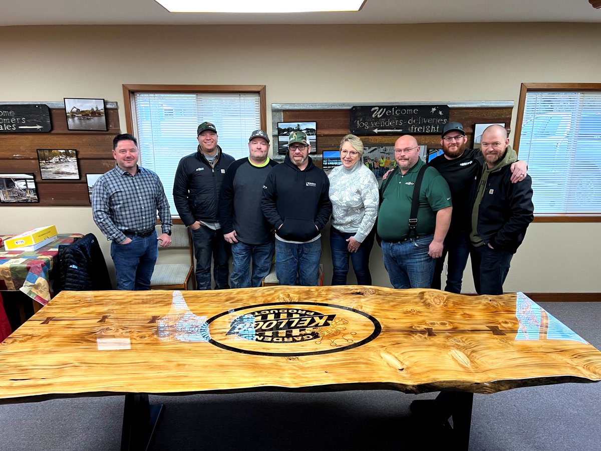 PortlandMechCG's tweet image. We just wrapped up Kellogg Garden Organics new soil blending facility in Toledo, Washington! Just building a new facility wasn't enough for us though, so we designed and built them a custom table, complete with Kellogg logo and giant K legs! 🍀