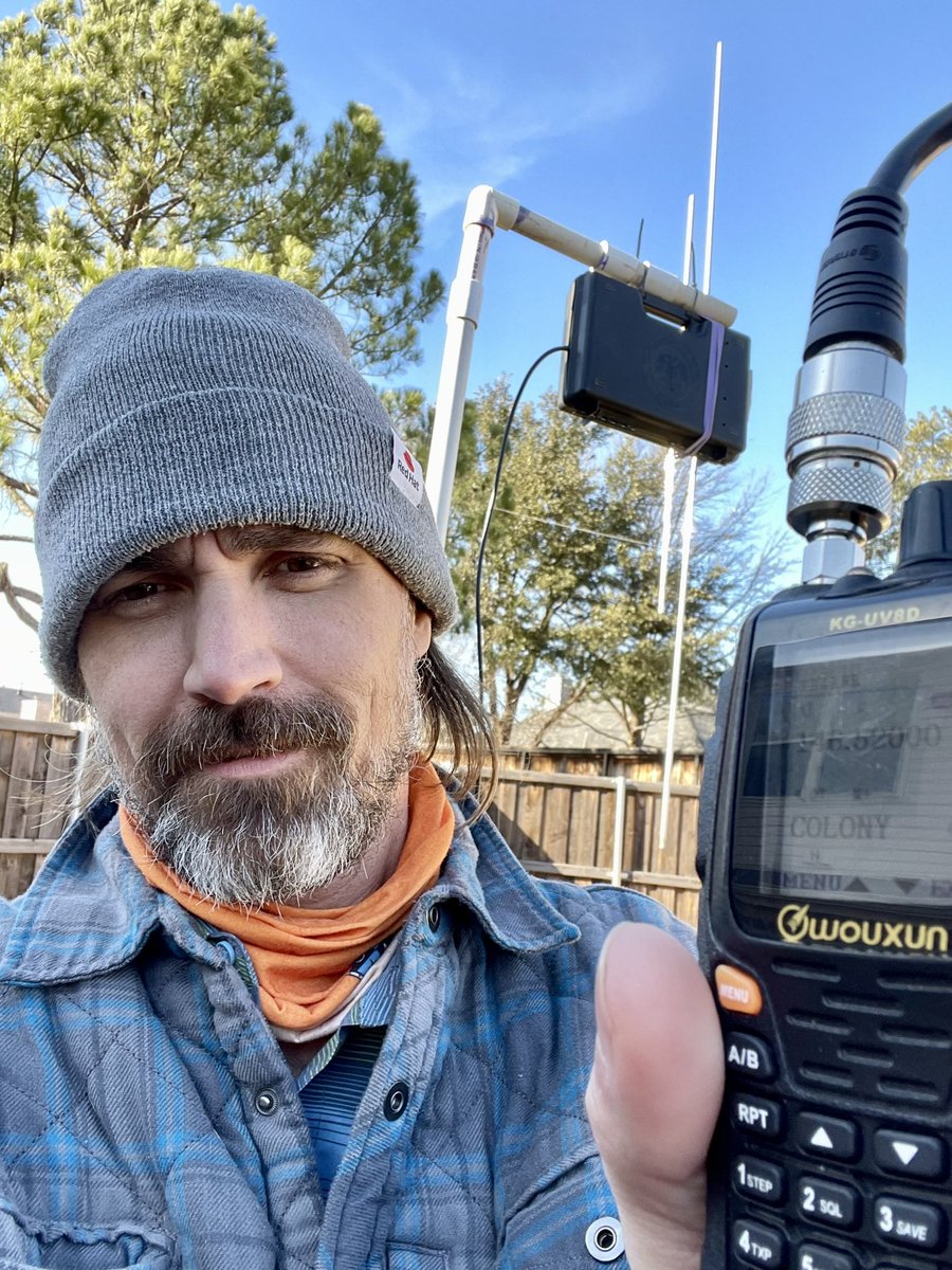 RedactedTech's tweet photo. So far so good on the backyard home brew dual-band dipole for simplex. 13 mile simplex contact with mobile station. #qso #dfwhamradio #hamradio https://t.co/8BROzpMRmp