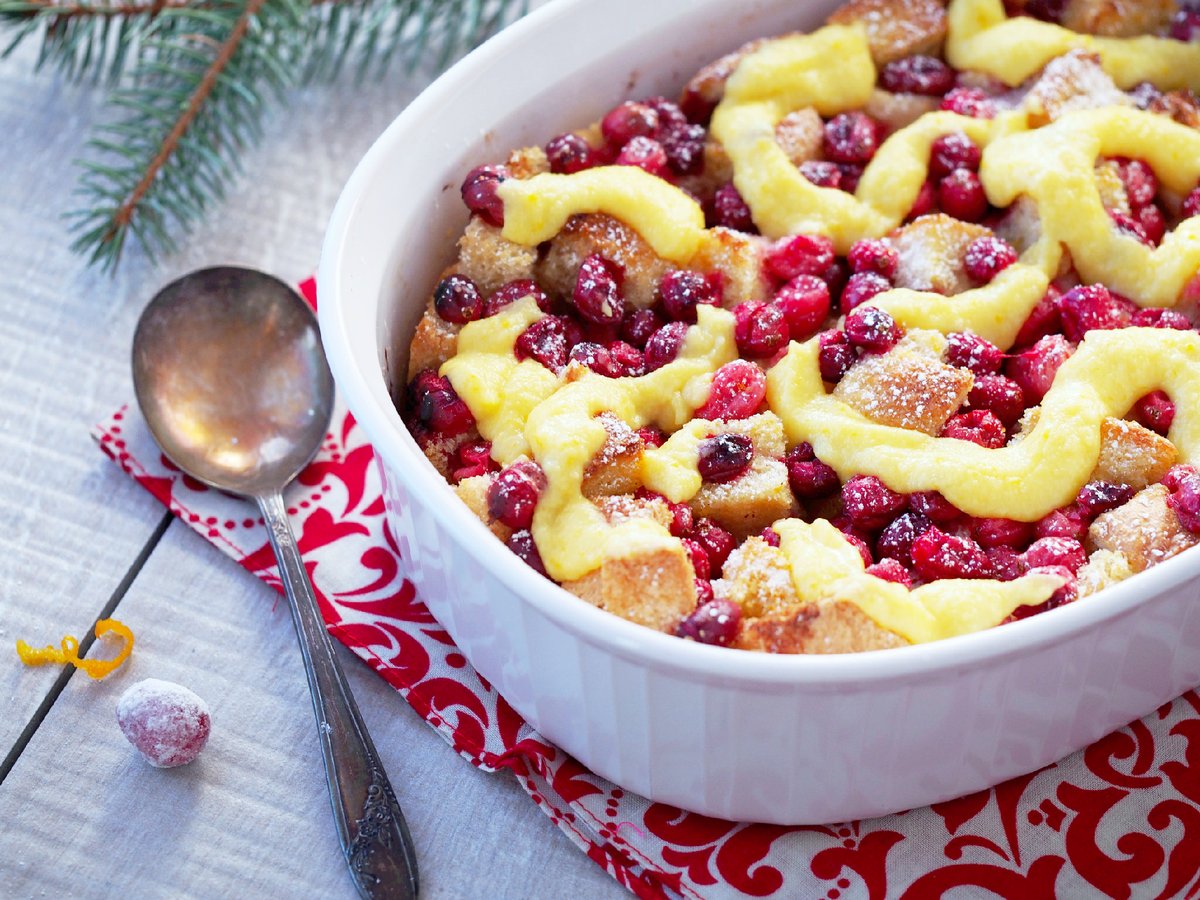 MilkMeansMore's tweet photo. Have leftover bread from your holiday feast? Don't let it go to waste! 🍞🍊 Topped with a simple orange custard sauce, Cranberry Orange Bread Pudding is proof that it can easily be transformed into a delicious dessert.

🔗: https://t.co/gvIdKjY0dM https://t.co/fX4axOonjN