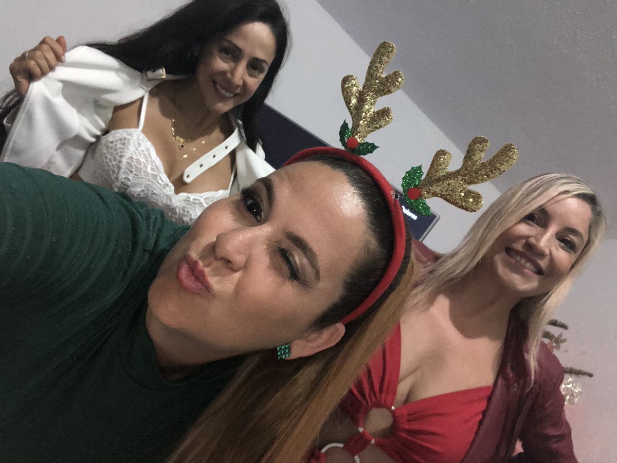 viancadugarte's tweet photo. #feliznavidad #migentebella que disfruten mucho cada momento que nos regala Dios de vida y Salud. #amor #vida #familia #union #cancun #mexico 😍 https://t.co/aSss157pcR