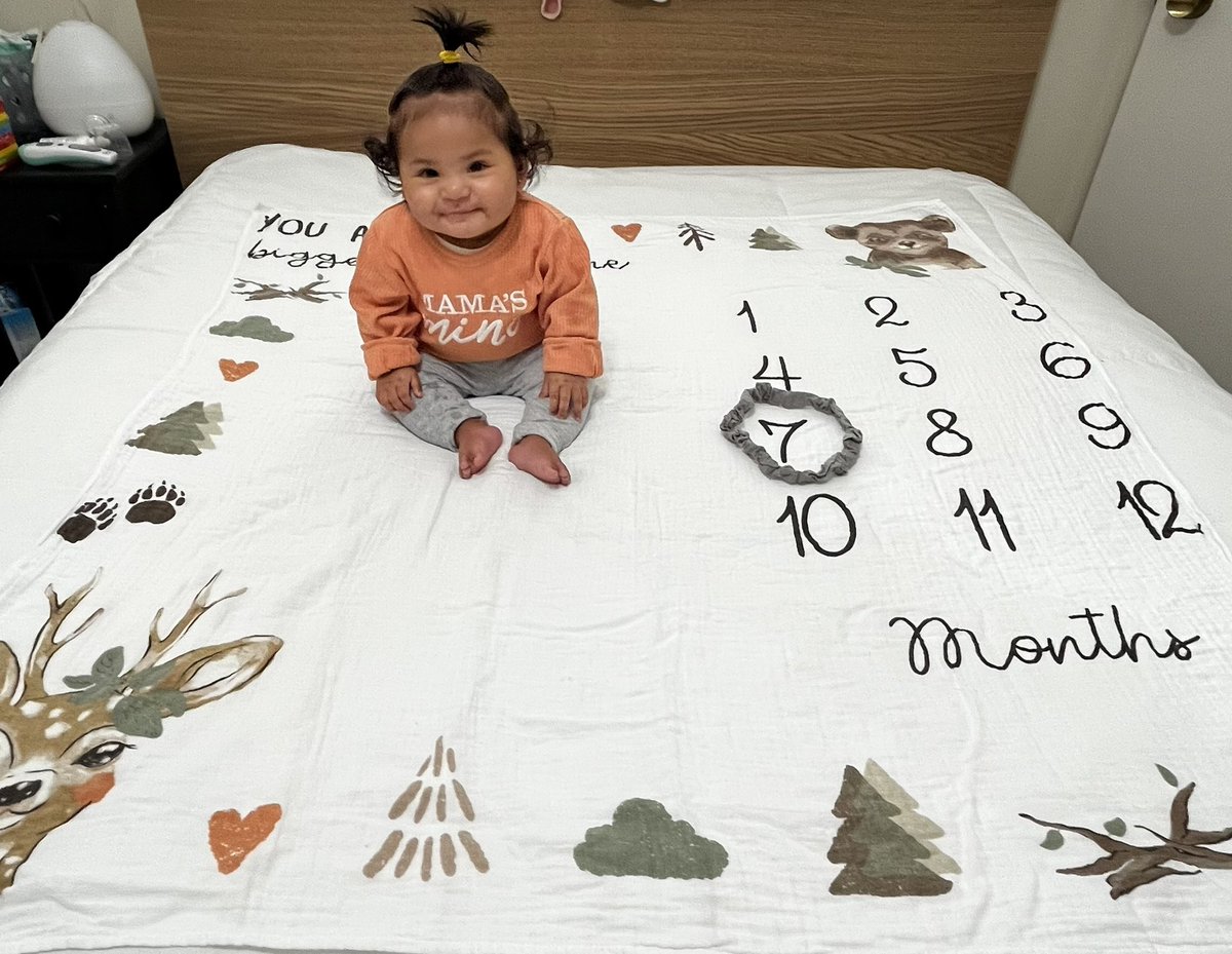 And just like that, little Ms. Ava is 7 months! 💕