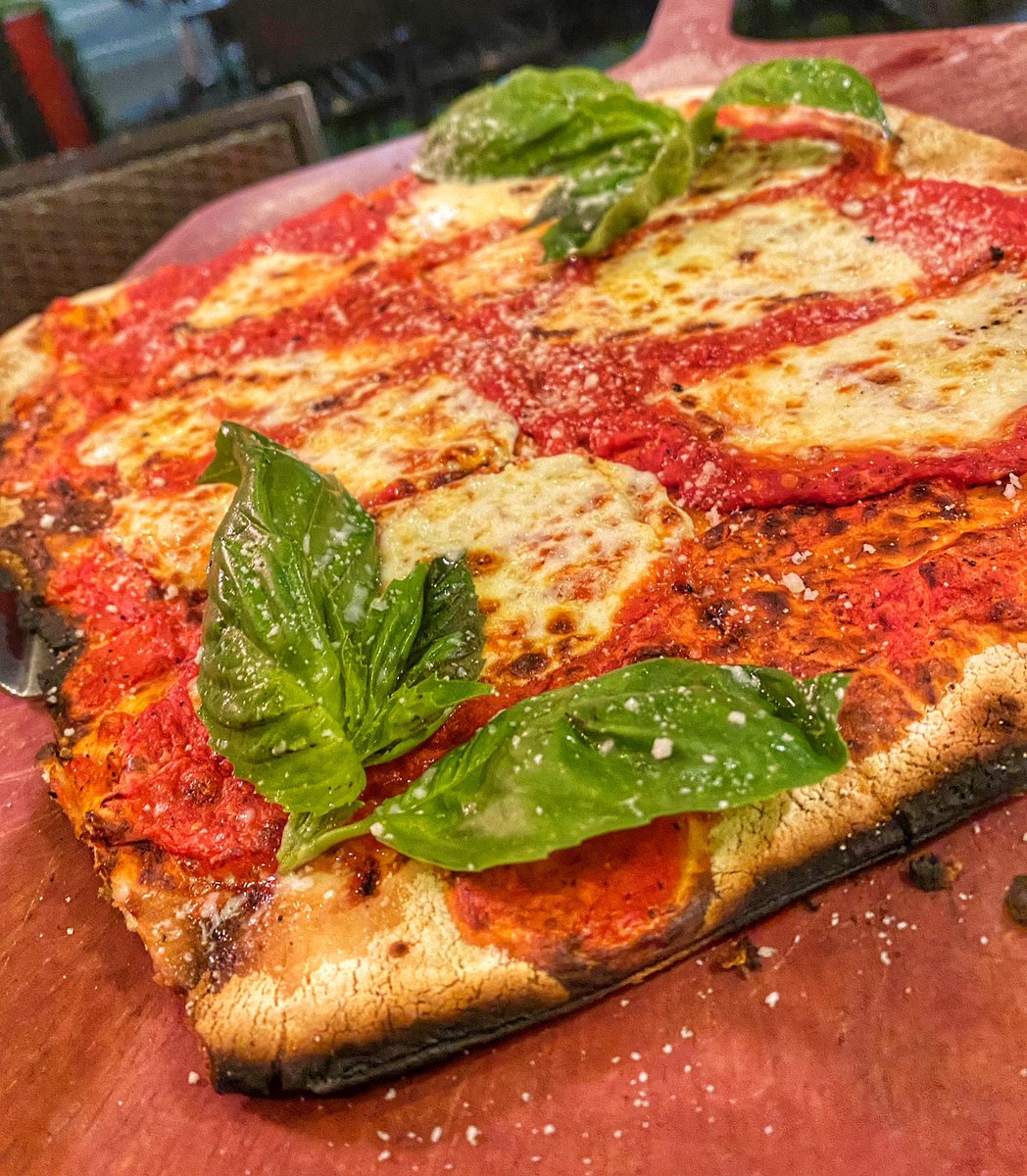 Chef Andrew Gruel tweet media