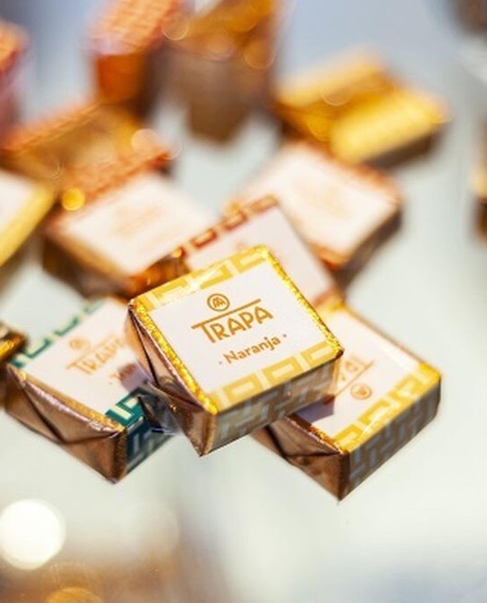 IESOCanal's tweet photo. #Navidad. En el último día se desarrollaron los tradicionales talleres y, gracias al AMPA, pudimos disfrutar de un sabroso chocolate. También se sorteó la cesta solidaria y tuvimos concurso de villancicos por clases. Gracias a @chocolatestrapa por endulzarnos el día con bombones https://t.co/NbymNzGt25