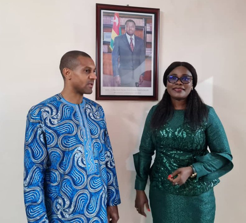 De passage dans la sous-région, notre #ChampionOlympique Benjamin <a href="/boukpeti/">Benjamin Boukpeti</a> nous a fait le plaisir d'une visite au MSL.
Nous avons échangé sur les défis du sport togolais et surtout sur l'avenir du kayak au #Togo🇹🇬.

<a href="/GouvTg/">Gouvernement Togolais/Togolese Government</a>
<a href="/cnotogofficiel/">CNOTOGO</a>