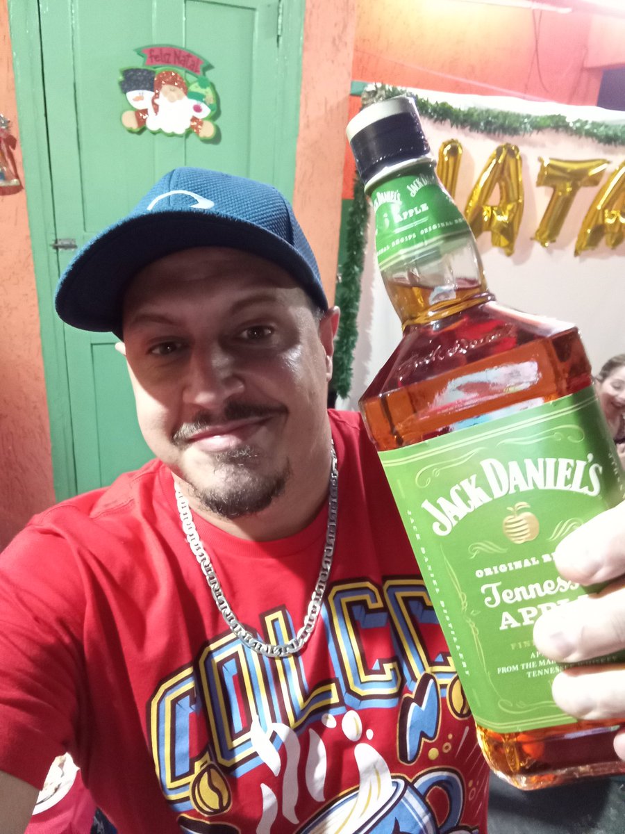 armandothiago10's tweet photo. #jackdaniels #colcci https://t.co/SihlDf9CsK