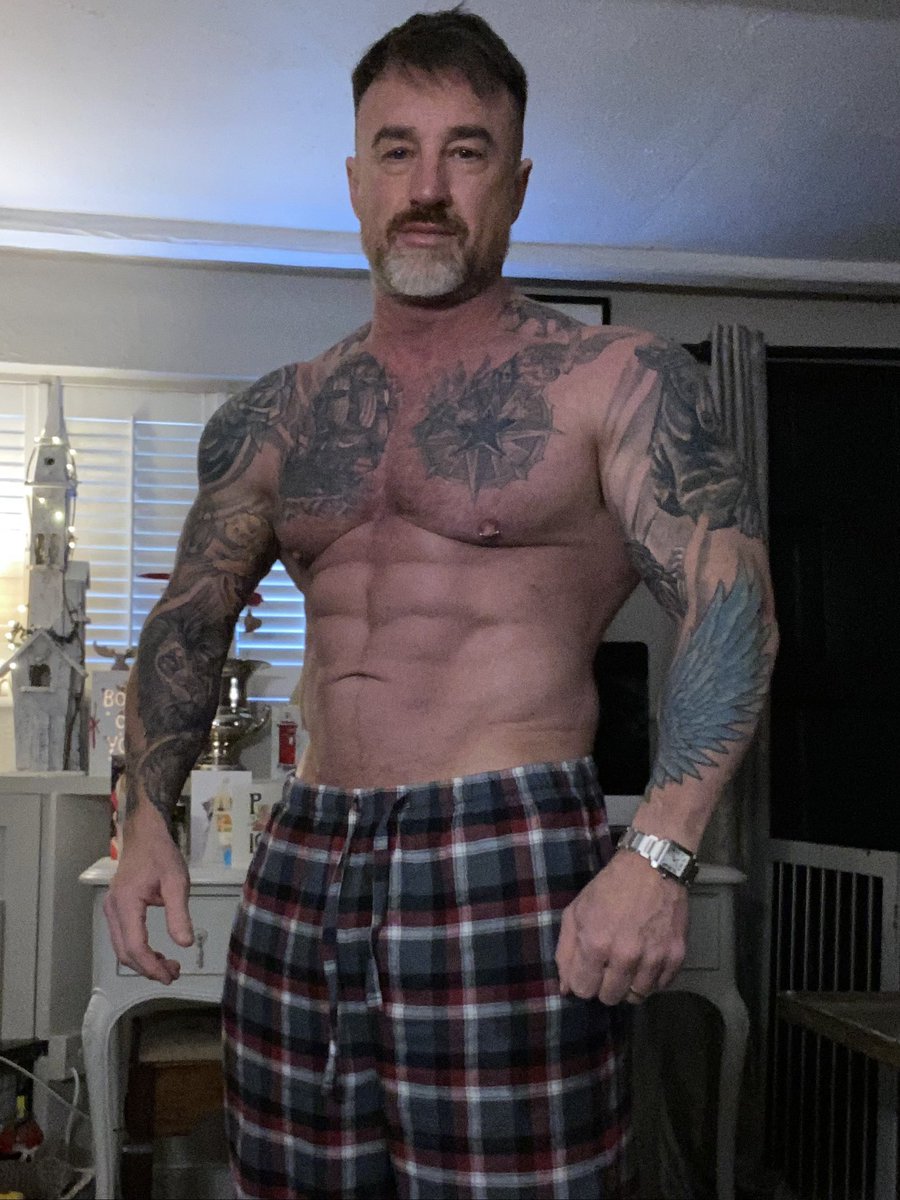 Ross Hurston on Twitter "Does Daddy grow chest hair back 🐻"