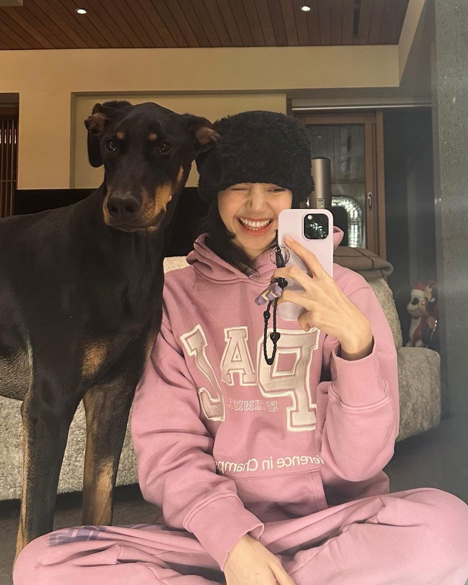 hazal2ii's tweet photo. i love you more than anything 🤍 https://t.co/Ulk5hJ43M9