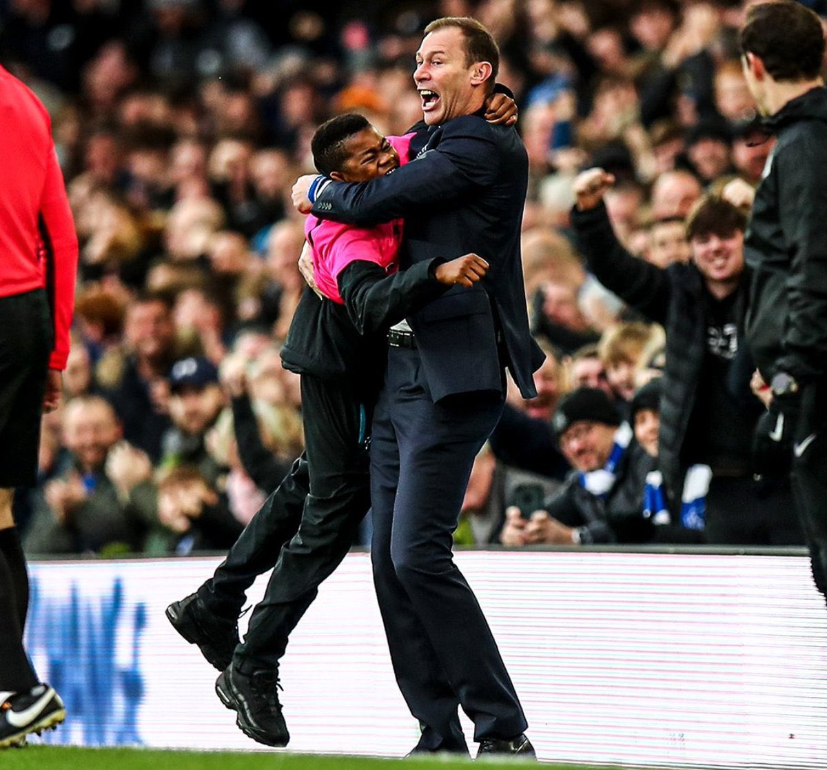 Happy 51st Birthday to Duncan Ferguson. Will he get a managerial role somewhere soon? 