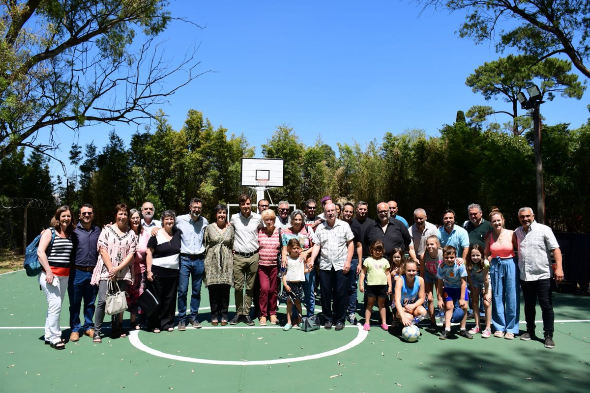 munimoron's tweet photo. 🎊¡Nuevo espacio recreativo y deportivo en #VillaSarmiento!🎊

🌳Realizamos la inauguración de un predio en la Plaza Pastor Carlos Gattinoni, junto al intendente @LucasGhi, la comunidad educativa del Colegio Ward y la Iglesia Metodista Argentina. 

#MunicipioDeMorón https://t.co/AzYpsUFCHv