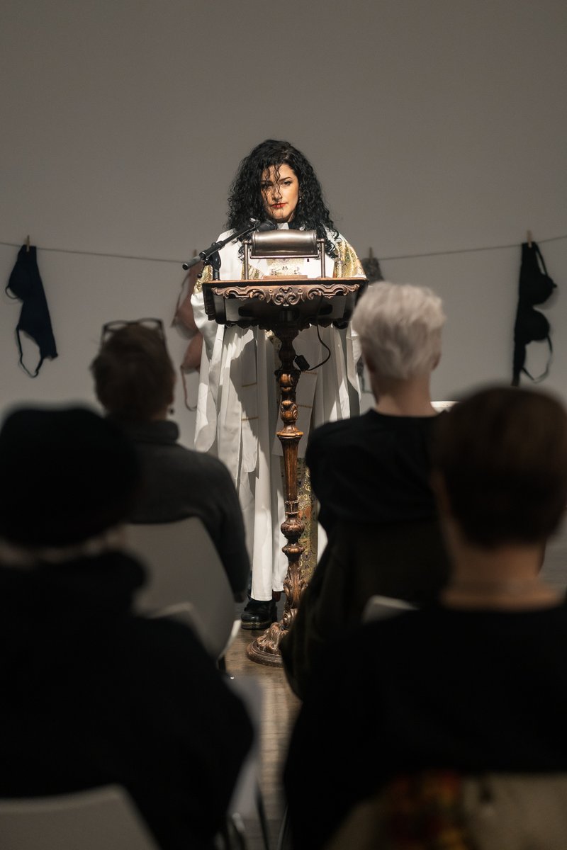 RubinFoundation's tweet photo. Continuing 2022 reflections: ❤️🔥 #ElCorazónAúlla from our inaugural open call 📚 New publication #IncompleteArchive launched @newmuseum 🪴 Brilliant performances by #FlaviaMarcusBien & @luizaprado ✍️ Artist & curator workshops
We can't wait to share our 2023 plans with you 💫 https://t.co/MXzYlc7WI6