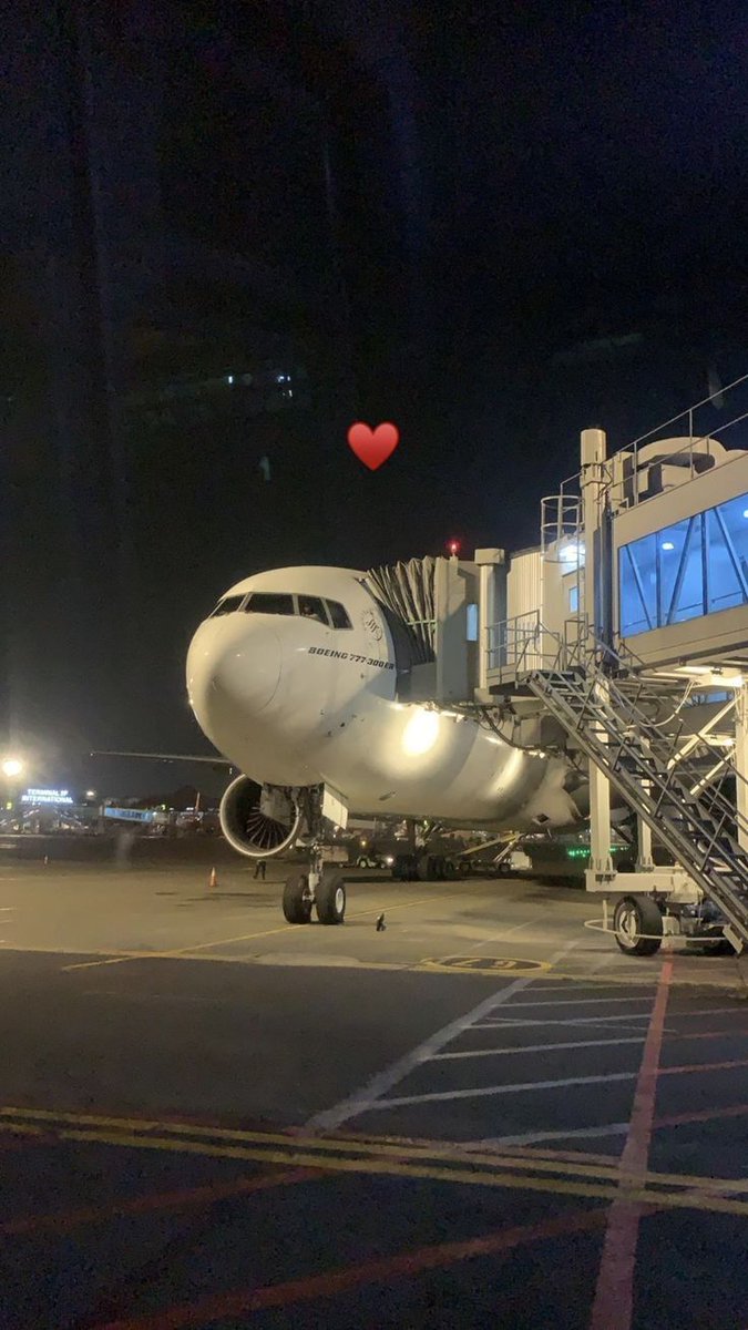 CapitanYoIo's tweet photo. ya es hora de ir a casa.fue un bonito dia en mexico❤️🥺 https://t.co/L8YJsLLDSf