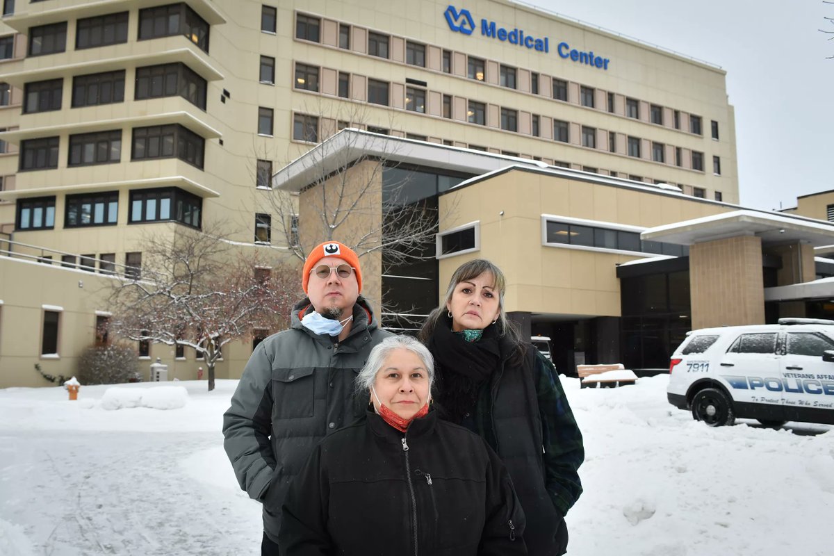 To order certain blood tests in the VA's new electronic health record system, users are asked to choose the veteran's species from a list that includes monkey, dolphin, goat, donkey, sea lion and—thankfully—human.

What's going on here? A thread... 1/
spokesman.com/stories/2022/d…