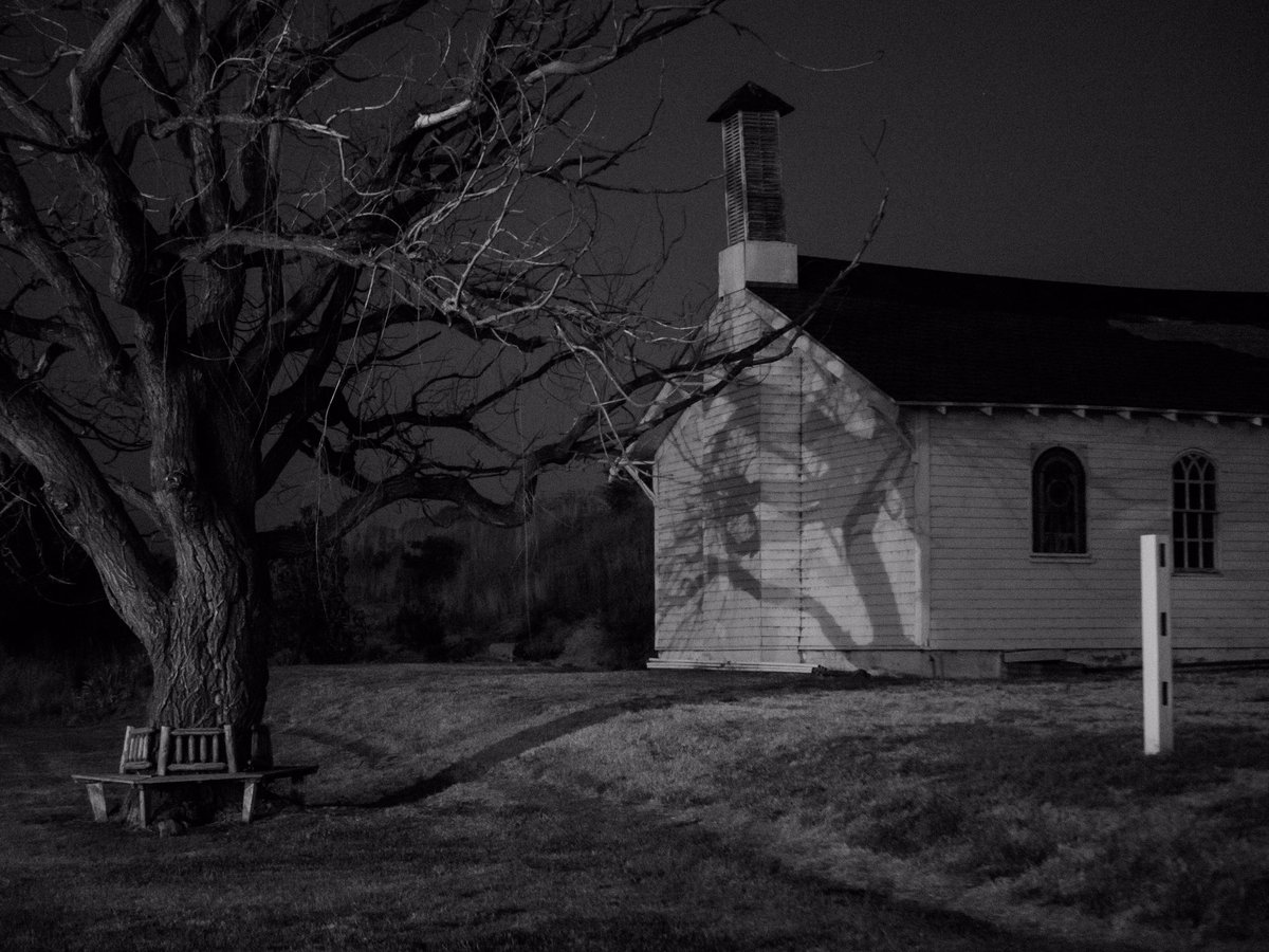 OliverWDahl's tweet photo. Telling stories in the dark https://t.co/wv9gb4e0qg