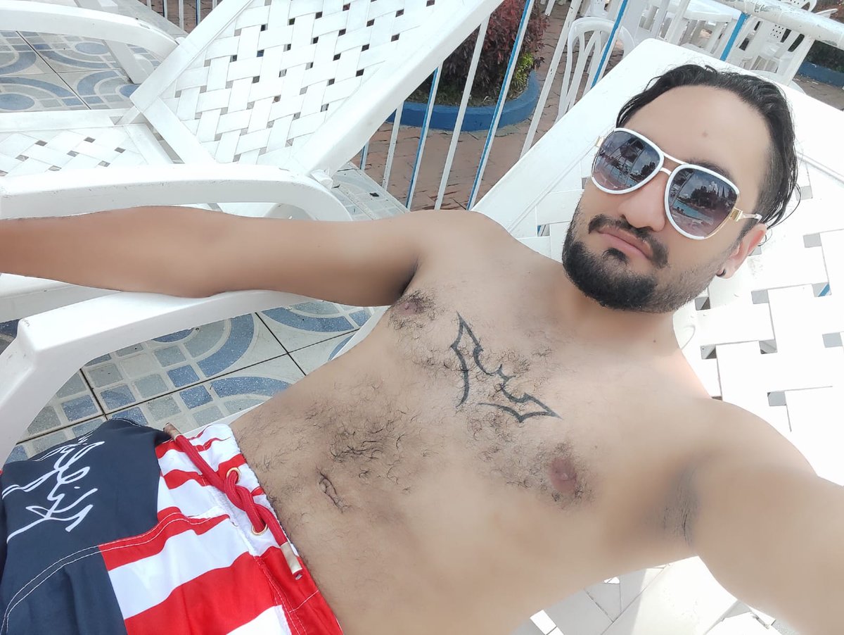 Kenji8689's tweet photo. Hoy de piscina en tardes caleñas https://t.co/3wTqD3Wlr3